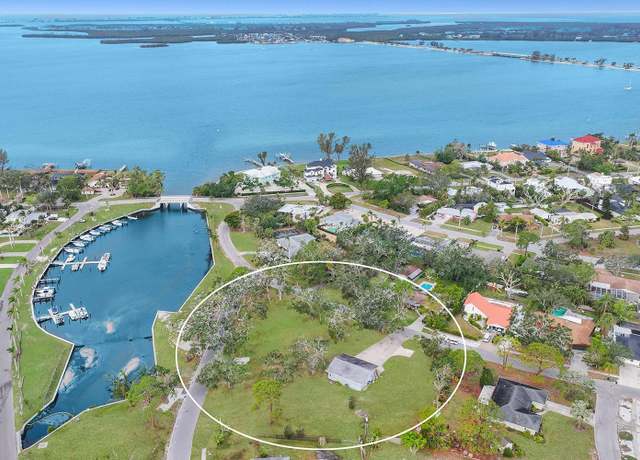 Property at 1201 Alcazar Dr, Bradenton, FL 34209