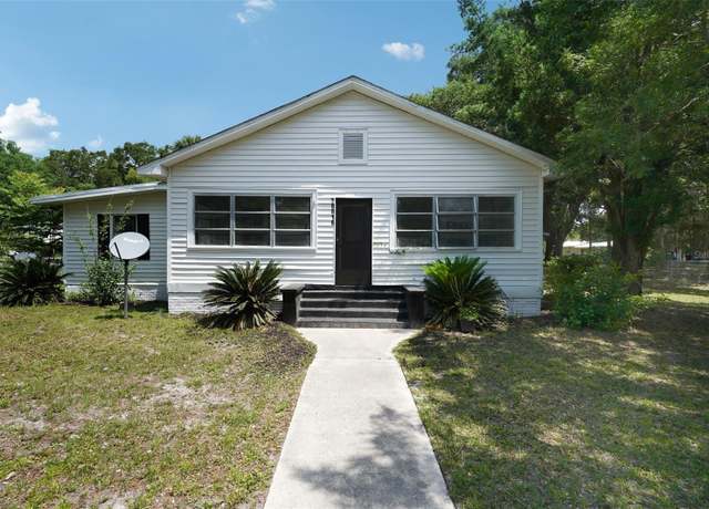 Property at 20016 SE 219th Ave, Hawthorne, FL 32640, 3 beds, 1 bath