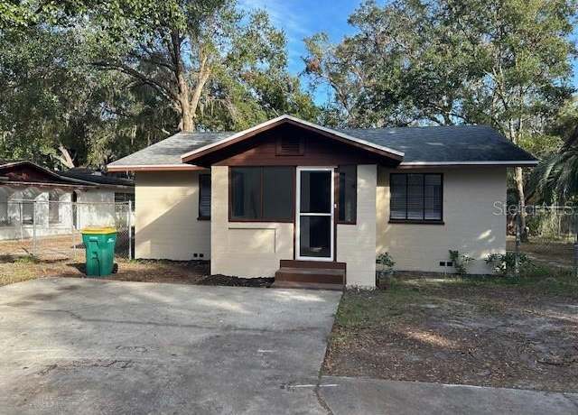 Property at 1730 N Orange St, Mount Dora, FL 32757, 2 beds, 1 bath