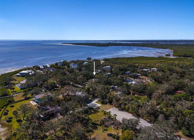 Property at 7418 Bay Dr, Tampa, FL 33635, 3 beds, 3 baths