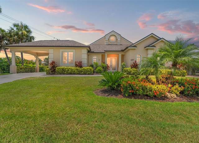 Property at 4415 Barracuda Dr, Bradenton, FL 34208, 3 beds, 2.5 baths