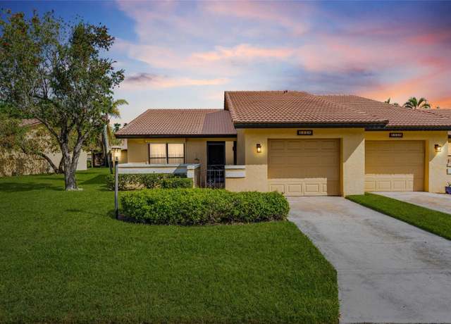 Property at 5458 Governors Dr, Fort Myers, FL 33907, 2 beds, 2 baths