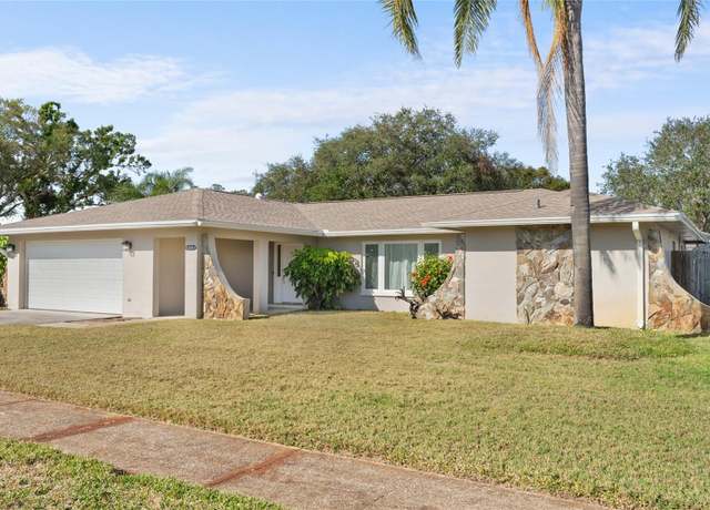 Property at 13561 105th Ave, Largo, FL 33774, 3 beds, 2 baths