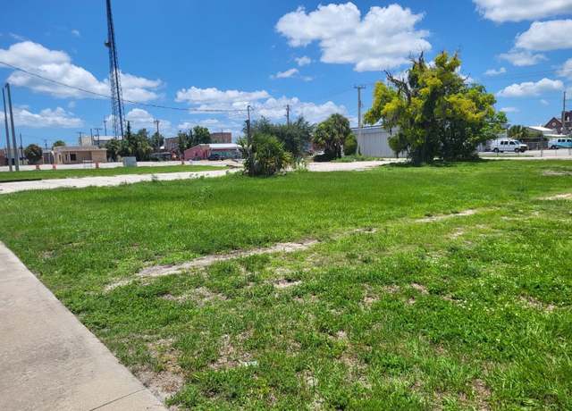 Property at 117 N Brevard Ave, Arcadia, FL 34266
