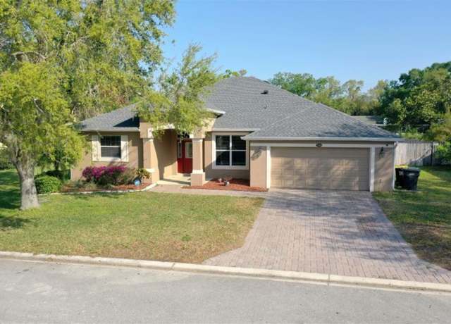 Property at 1924 Eloise Cove Dr, Winter Haven, FL 33884, 4 beds, 3 baths