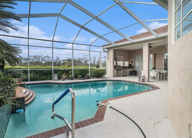 Property at 331 Lewis Rd, Lithia, FL 33547, 6 beds, 4 baths