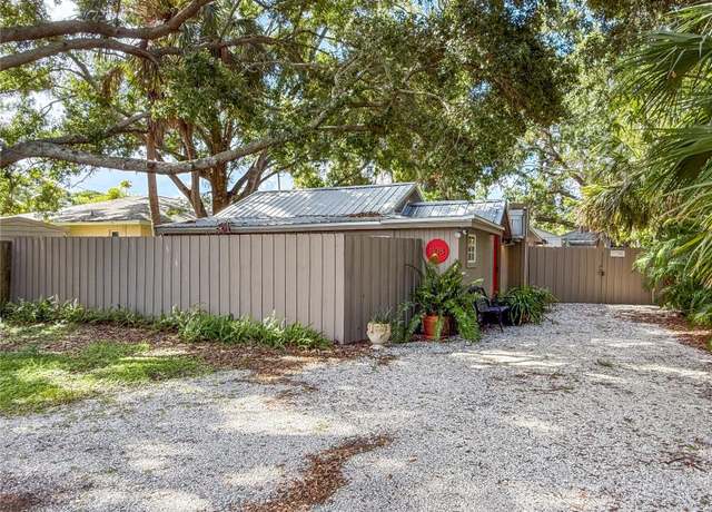 Property at 1108 Colleton Dr, Sarasota, FL 34234, 4 beds, 2.5 baths