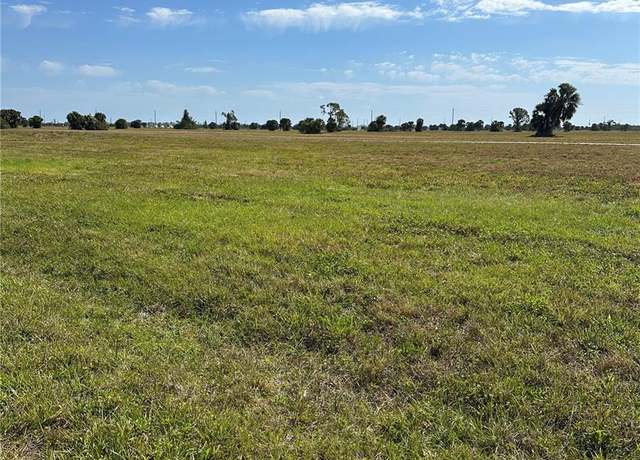 Property at 28 Lilac Ct, Placida, FL 33946