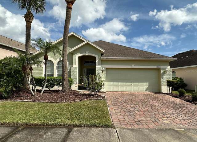 Property at 1923 Willow Wood Dr, Kissimmee, FL 34746, 4 beds, 2 baths