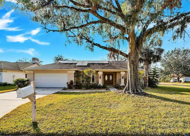 Property at 1702 Horseshoe Dr, Plant City, FL 33566, 4 beds, 2 baths