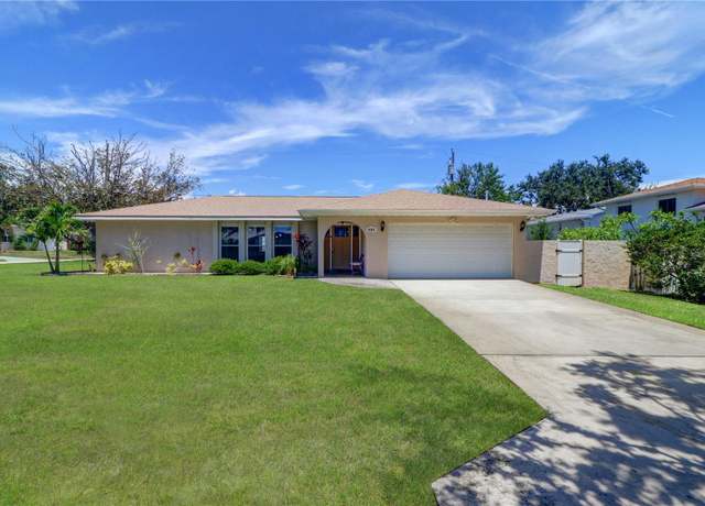 Property at 8289 136th St, Seminole, FL 33776, 3 beds, 2 baths