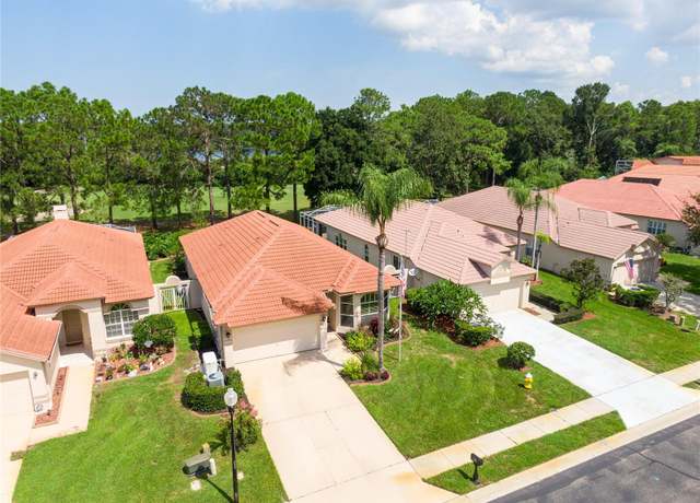 Property at 3861 Nottingham Dr, Tarpon Springs, FL 34688, 2 beds, 2 baths