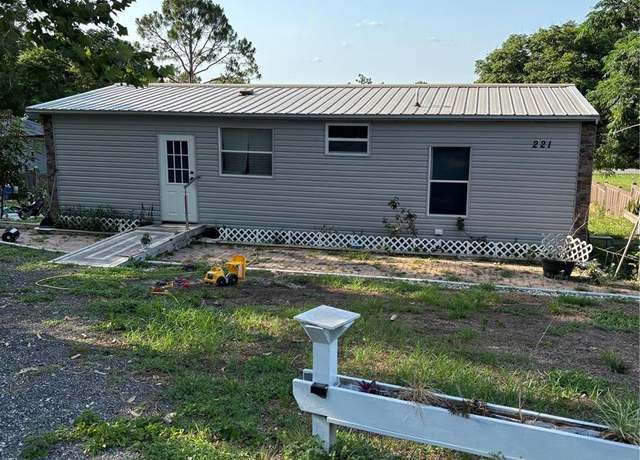 Property at 221 Skyline Dr, Lady Lake, FL 32159, 2 beds, 2 baths