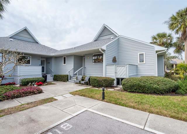 Property at 1018 Caravel Ct, Tarpon Springs, FL 34689, 2 beds, 2 baths