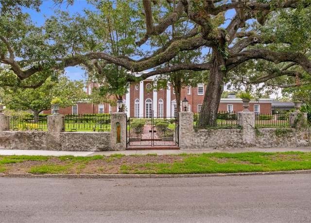 Property at 5002 S Shore Crest Cir, Tampa, FL 33609, 7 beds, 7.5 baths