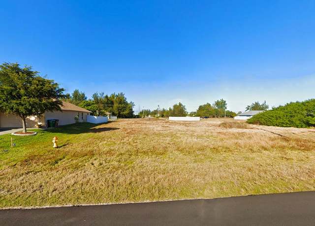 Property at 312 SW 15th Pl, Cape Coral, FL 33991