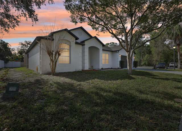 Property at 411 Boxwood Dr, Davenport, FL 33837, 4 beds, 3 baths
