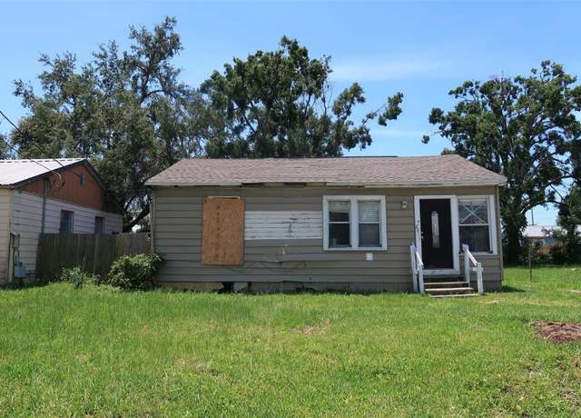 Property at 2011 Oakwood Ave, Tampa, FL 33605, 2 beds, 1 bath