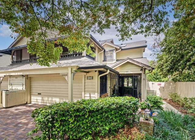 Property at 351 Agnes St, Orlando, FL 32801, 2 beds, 2.5 baths