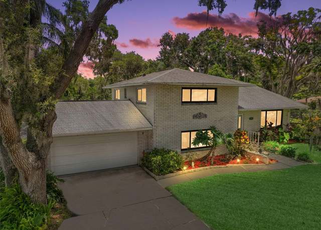 Property at 27212 Orange Ave, Yalaha, FL 34797, 4 beds, 2 baths