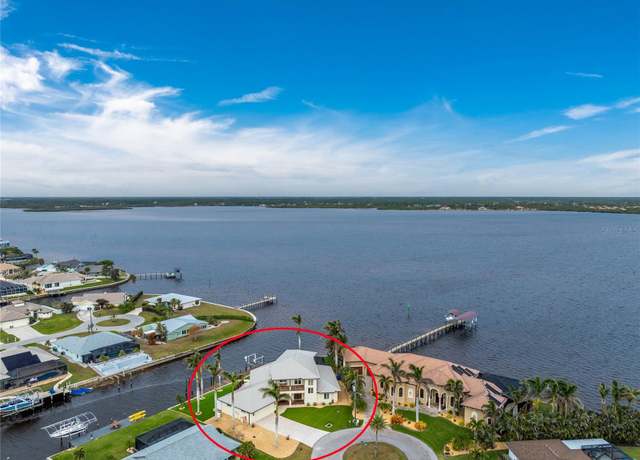 Property at 3015 Curry Ter, Port Charlotte, FL 33981, 4 beds, 3 baths