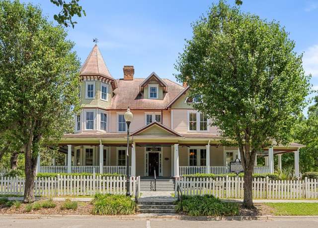 Property at 14603 Main St, Alachua, FL 32615, 5 beds, 4 baths