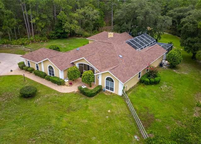 Property at 4420 N Shawnee Dr, Beverly Hills, FL 34465, 5 beds, 4.5 baths