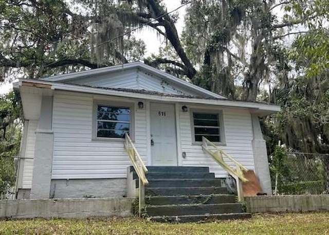 Property at 616 W Crawford St, Lakeland, FL 33805, 4 beds, 2 baths