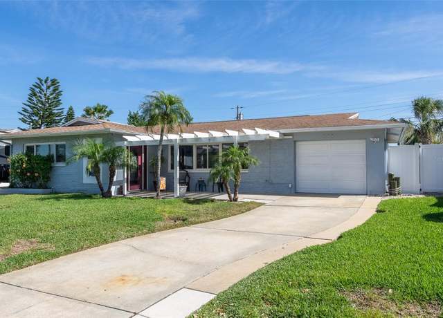 Property at 553 E Lake Dr, Largo, FL 33771, 2 beds, 2 baths