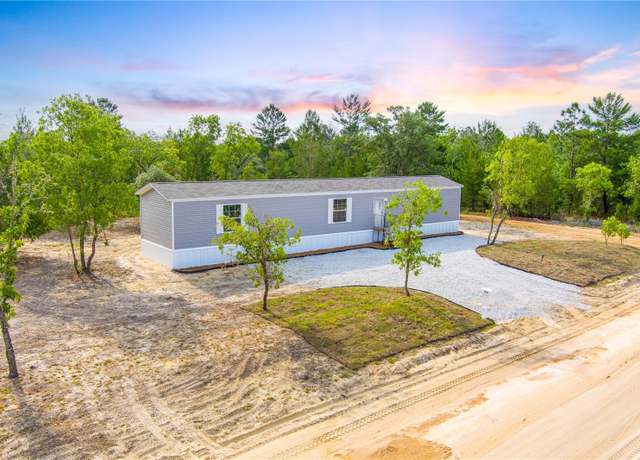 Property at 334 Oakcrest Dr, Interlachen, FL 32148, 3 beds, 2 baths