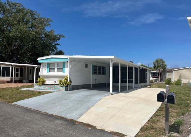 Property at 834 Cervina Dr S, Venice, FL 34285, 2 beds, 2 baths