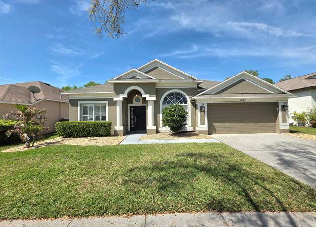 Property at 1227 Big Creek Dr, Wesley Chapel, FL 33544, 4 beds, 3 baths