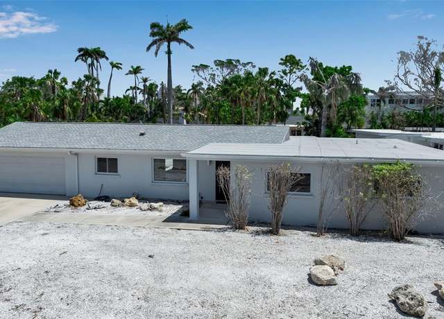 Property at 130 N Adams Dr, Sarasota, FL 34236, 3 beds, 2 baths
