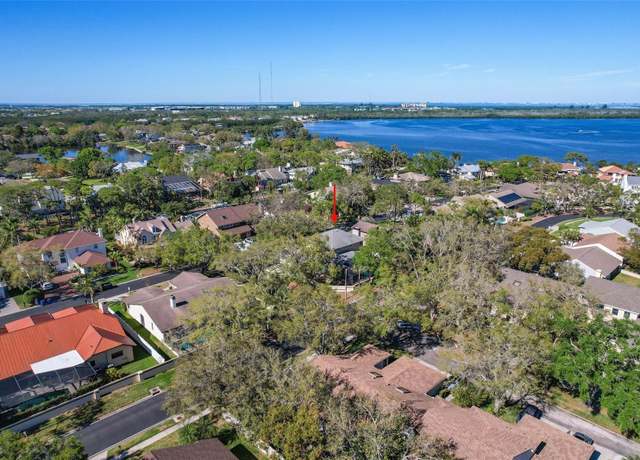 Property at 902 Marco Dr NE, St Petersburg, FL 33702, 4 beds, 3.5 baths