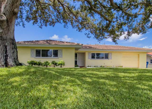 Property at 12784 137th Ln, Largo, FL 33774, 2 beds, 2 baths