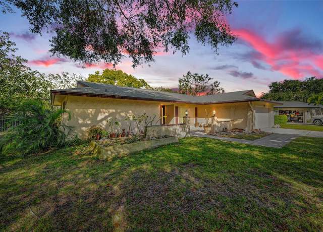 Property at 2640 Westchester Dr N, Clearwater, FL 33761, 3 beds, 2.5 baths