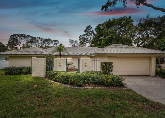 Property at 970 Rolling Hills Dr, Palm Harbor, FL 34683, 4 beds, 2 baths