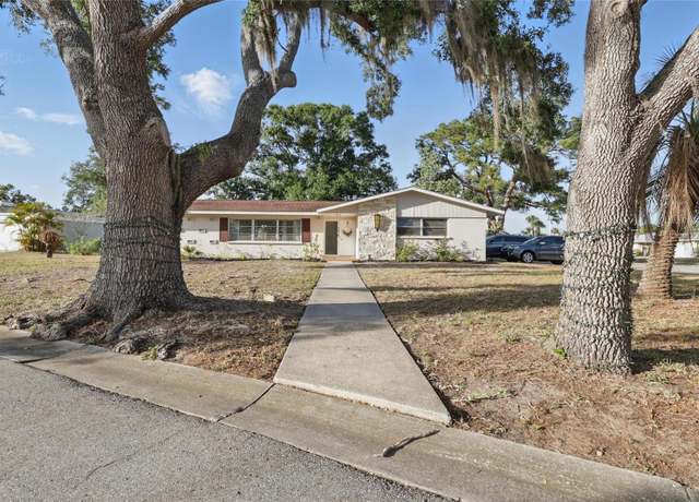 Property at 3941 Pin Oaks St, Sarasota, FL 34232, 2 beds, 2 baths