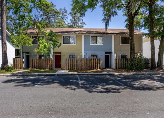Property at 2139 SW 39th Way #2139, Gainesville, FL 32607, 2 beds, 2.5 baths