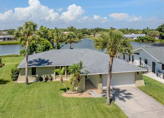 Property at 1240 Lucaya Ave, Venice, FL 34285, 2 beds, 2 baths