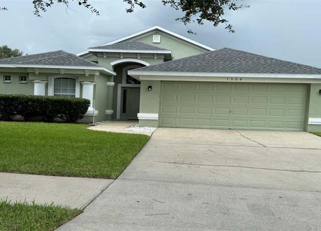 Property at 1504 Main St, Valrico, FL 33594, 4 beds, 3 baths