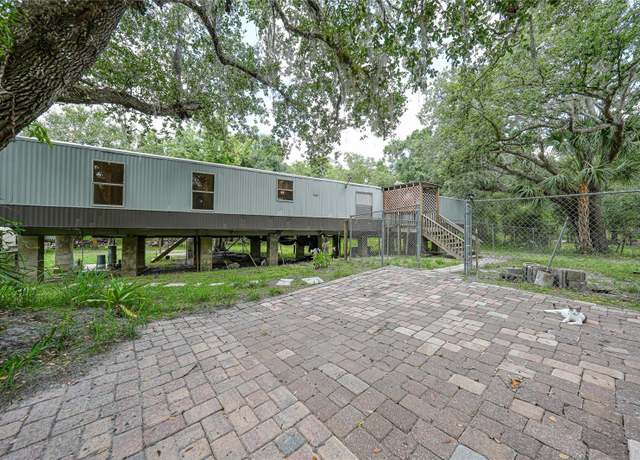Property at 1303 NE River Wood Rd, Arcadia, FL 34266, 2 beds, 2 baths