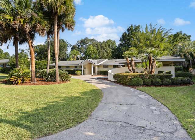 Property at 2135 SE 12th St, Ocala, FL 34471, 3 beds, 2.5 baths