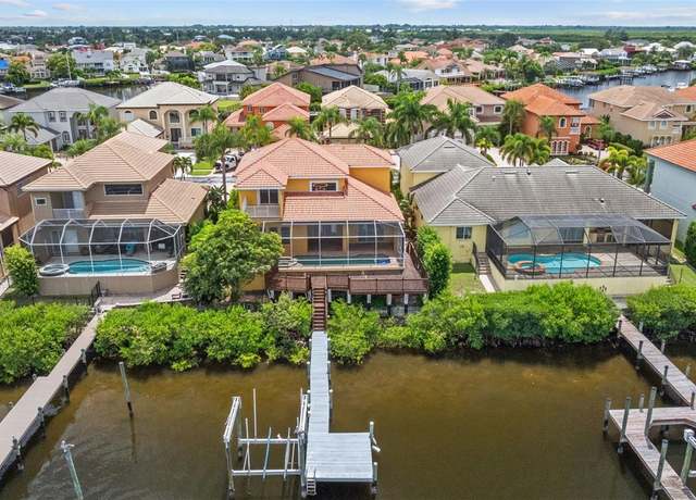 Property at 1233 Acappella Ln, Apollo Beach, FL 33572, 4 beds, 3.5 baths