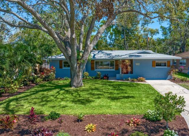 Property at 1220 Parkview Ln, Largo, FL 33770, 3 beds, 2 baths