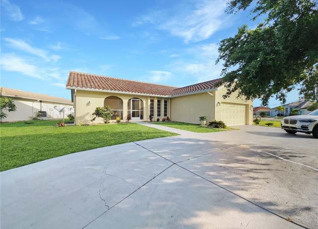 Property at 695 Coronado Dr, Punta Gorda, FL 33950, 3 beds, 2 baths