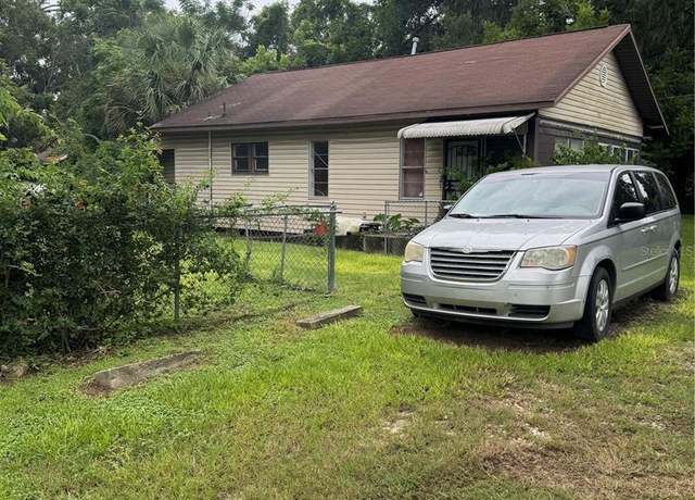 Property at 1324 W Silver Springs Blvd, Ocala, FL 34475, 4 beds, 1.5 baths