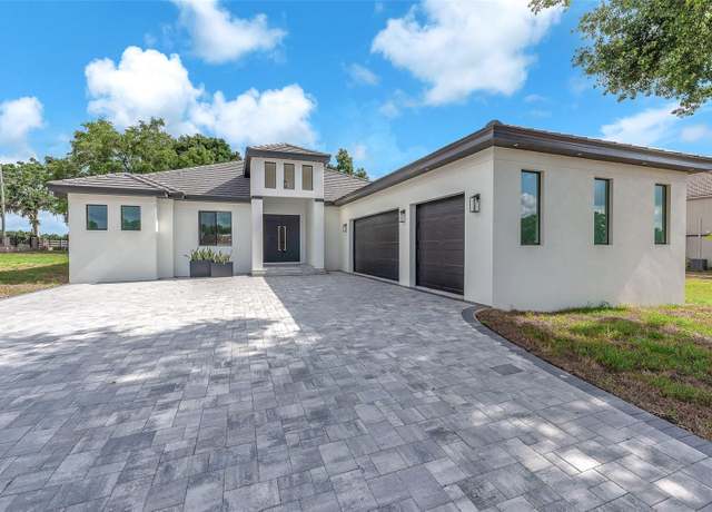 Property at 11921 Fort King Hwy, Thonotosassa, FL 33592, 5 beds, 4.5 baths