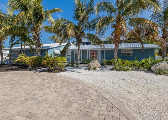Property at 6201 Holmes Blvd, Holmes Beach, FL 34217, 5 beds, 3 baths