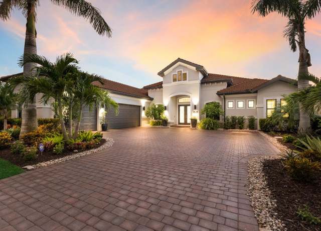Property at 284 Maraviya Blvd, Nokomis, FL 34275, 3 beds, 3 baths